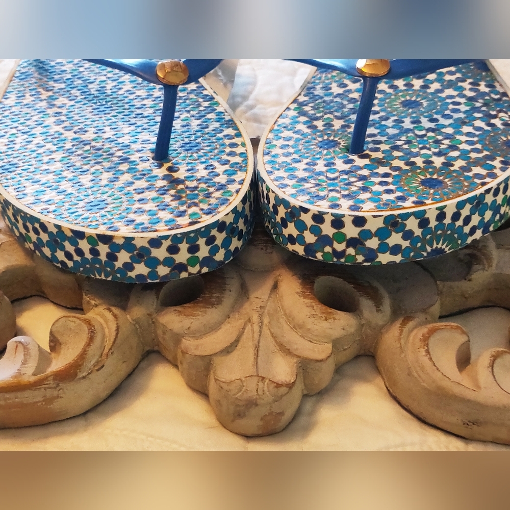 New blue flip flops. - Picture 7 of 11